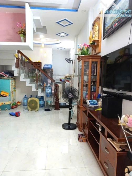 Bán Nhà Bình Tân, Ngay Chợ Da Sà, Khu Tên Lửa, 2 tầng đúc BTCT, 40m2, chỉ 3 tỉ nhỉnh - 2