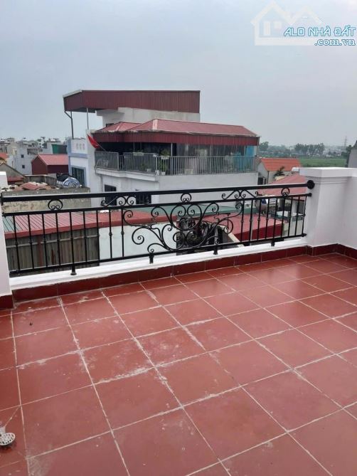 Nhà rẻ gần Linh Đàm - nhỉnh 5 tỷ gần 40m mới xây - 2