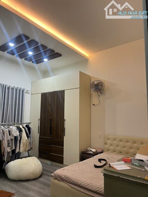 HẠ GIÁ KỊCH SÀN TỪ 6ty990 XUỐNG CÒN 6Tỷ700 👉 CÓ NGAY👇 Nhà 2mê mặt tiền nguyễn văn cừ, th - 2