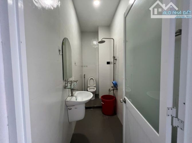 Bán nhà mặt tiền HOÀNG VIỆT P5 gần Lý Thường Kiệt hơn. - 3