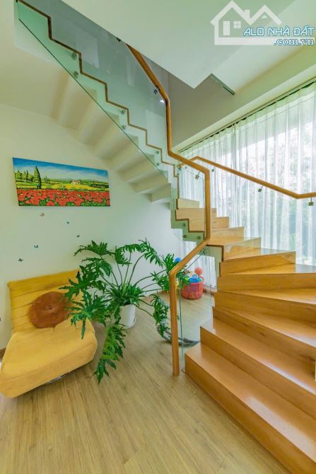 Bán nhà mặt tiền trung tâm phố giá 17tỷ có gara đậu oto - 3