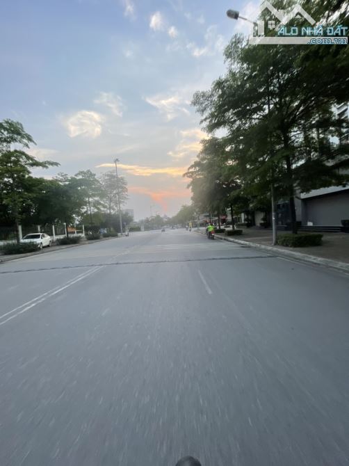 Bán đất khu phân lô thạch bàn 65m² , mt 4,7m đường ôtô tránh vỉa hè kinh doanh giá 12,5 tỷ - 3