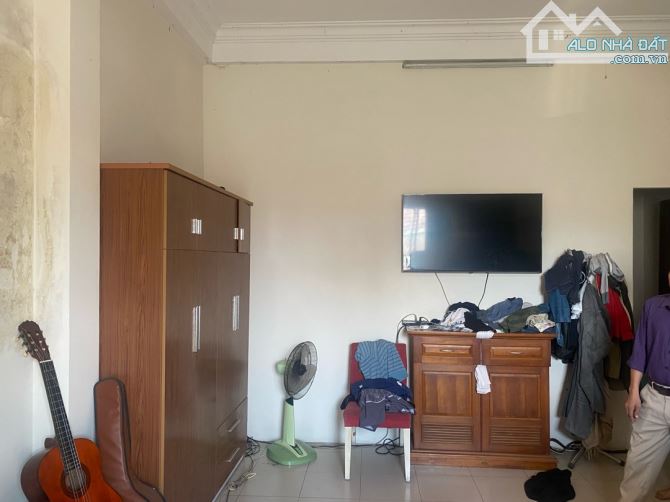 Bân  nhà Trần cao Vân  dt 49 m2  ngang 4.8 m đường vào 2 m 3 tầng giá  3.9 tỷ - 3
