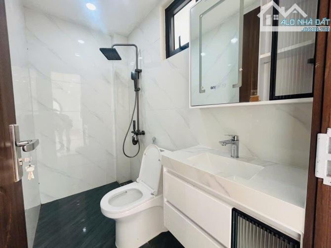 BÁN NHÀ PHỐ -NGUYỄN CHÍ THANH - DT80 7 8 27.6TỈ - 4