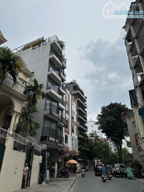 BÁN NHÀ MẶT PHÓ LẠC LONG QUÂN, TÂY HỒ. 130M2 4 TẦNG MT 5M GIÁ 46 TỶ- KINH DOANH SẦM UẤT - - 3