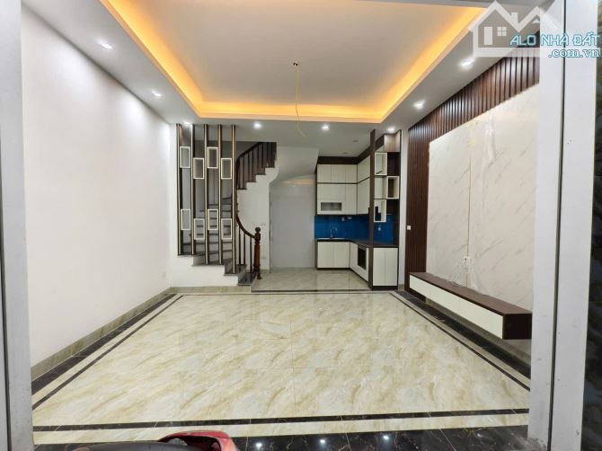 BÁN NHÀ 5 TẦNG .30 M PHỐ XỐM OTO ĐỖ CỬA GIÁ 5X TỶ - 3