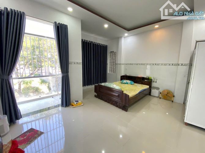 Cần Bán Nhà 2 tầng góc 2 mặt tiền đường 13mét khu TĐC Đất Lành - 3