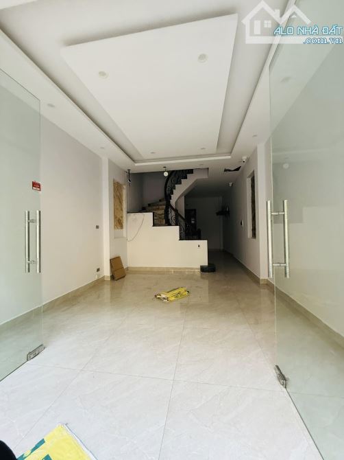 Bán Nhà Cù Chính Lan, Thanh Xuân. DT 42m x 4,2m MT. Nhà Mặt Phố, KD Sầm Uất - 3