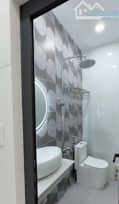 Cần tiền bán gấp nhà 62m2,Giá 3 tỷ 120 Hoàng Diệu, Phường 4, Quận 4, xe hơi đỗ cửa - 3