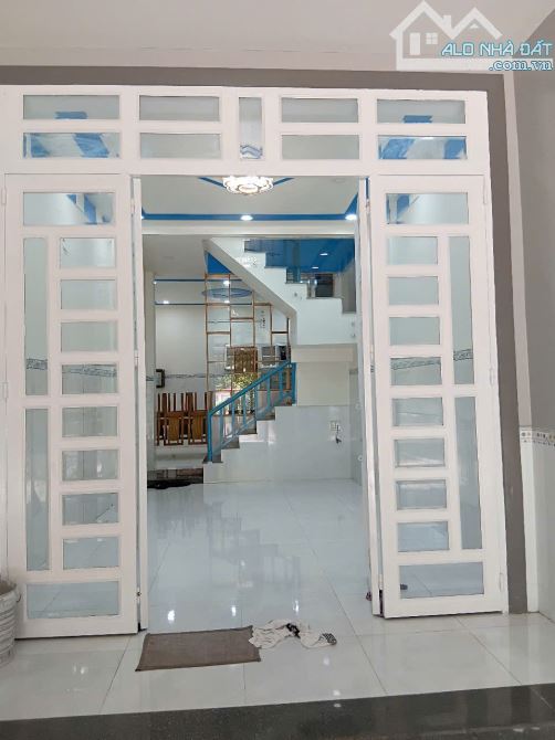 CHO THUÊ NHÀ MỚI ĐẸP THOÁNG NỞ HẬU GẦN CHỢ CHIỀU QUẬN 2 ĐẬU ĐƯỢC OTO TRƯỚC NHÀ - 3