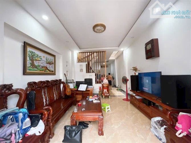 NHÀ 3 TẦNG THỊ TRẤN NHÀ BÈ HẺM 1716 - 5tỷ090 - 3
