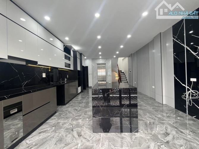 Chính chủ cần BÁN NHÀ RIÊNG- 9,5 Tỷ - 57m2 -MẶT TIỀN 5,4m - Trung tâm THANH XUÂN - sát HỒ - 3