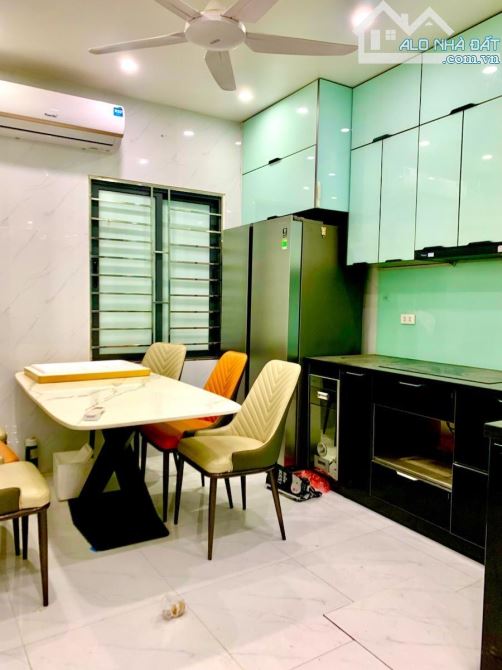 Bán nhà phố Vũ Tông Phan. Thanh xuân. Diện tích 45m. 6 tầng. Mặt tiền 4m. Giá10 tỷ - 3