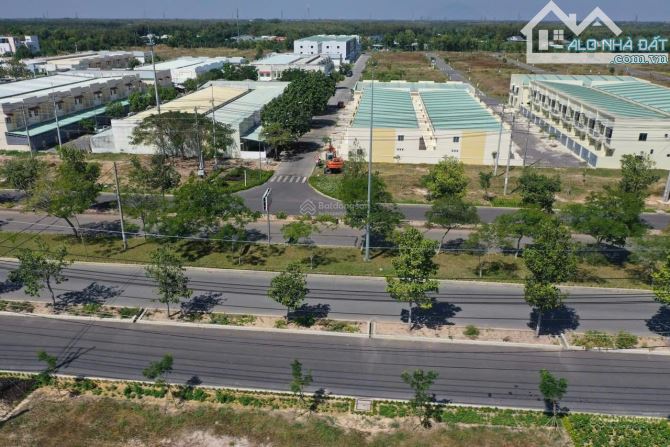 Bán gấp nhà 1 trệt 1 lửng diện tích sử dụng  65m2 cách KCN Phước Đông 600m - 3