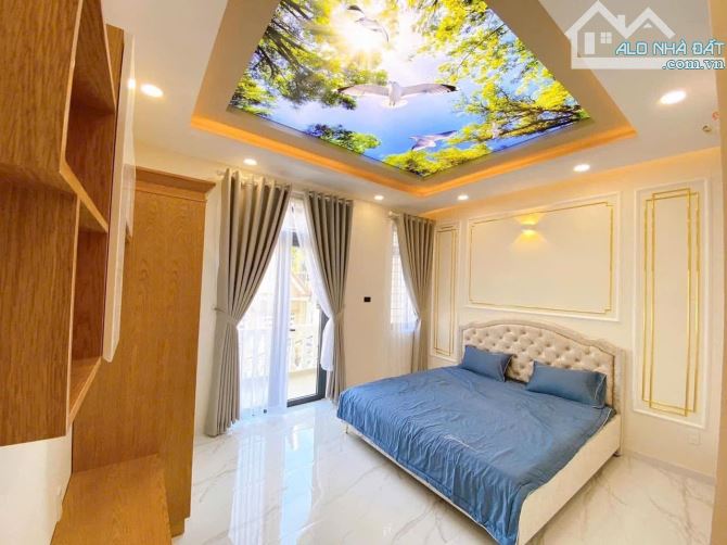 Bán nhà / Nguyễn Oanh Phường 6  4,4mx15m Trệt Lửng  2 Lầu Sân thượng Giá 10 tỷ 5 TL - 3