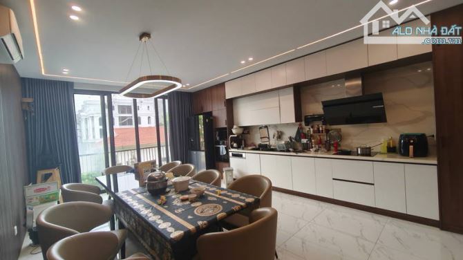 BÁN NHÀ NGỌC LÂM - LONG BIÊN 60M2x 5 TẦNG- MẶT NGÕ Ô TÔ - KINH DOANH - 2 MẶT THOÁNG - 3