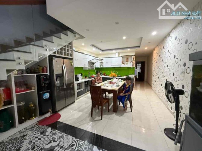 75. SIÊU PHẨM NHÀ 4 TẦNG HÀN THUYÊN - SÁT LÊ THANH NGHỊ - DT 118M2 - CHỈ 10TY95 - 3