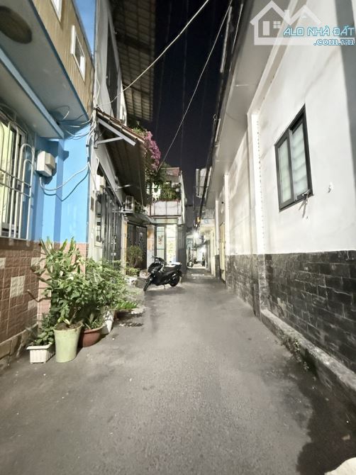 NGAY TÂN SƠN NHÌ - HẺM XE HƠI TRẦN VĂN ƠN - NHÀ 2 TẦNG MỚI Ở NGAY - 42M2 - 5TỶ - 3