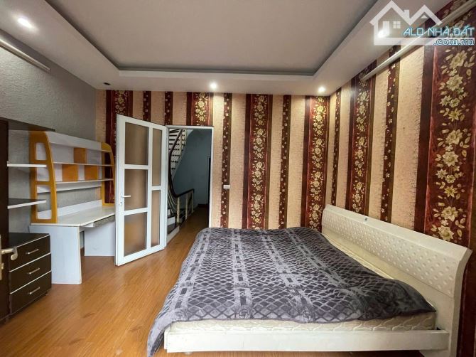 Cho thuê nhà ở Nguyễn Hoàng TÔN 5 TẦNG, FULL ĐỒ,oto đỗ cách nhà 5m - 3