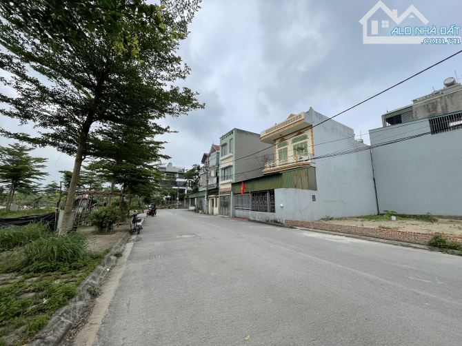 🔥🔥SIÊU PHẨM LÔ GÓC MẶT TIỀN RỘNG - ĐƯỜNG 4 OTO TRÁNH- ĐỐI DIỆN ĐẤU GIÁ X5 NGUYÊN KHÊ- - 3