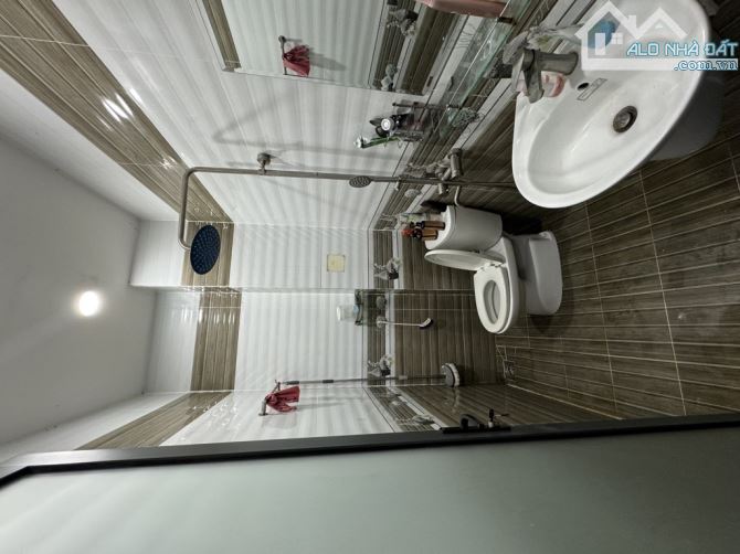 Cực sốc, nhà  MT Gò Vấp,sát công viên, 66m2, 5 tầng, đường 12 m, gia chỉ nhỉnh 9 Tỷ - 3