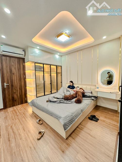 SIÊU PHẨM HOÀNG MAI RA MẮT- NGÕ THOÁNG 3 GÁC - CÁCH Ô TÔ 20M -  GIÁ GẦN 5 TỈ - 3