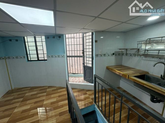 Bán nhà Âu Cơ, Phú Trung, Tân Phú, 3.4x3.6 - 3 tầng, chỉ hơn 1 tỷ có sổ riêng - 3