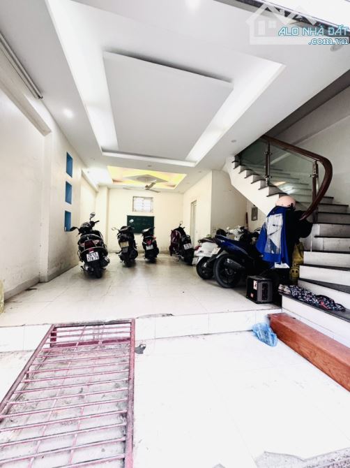 NHÀ PHẠM VĂN ĐỒNG - HÀNG HIẾM - KINH DOANH - OTO TRÁNH - 45M - GIÁ 13.6 TỶ - 3