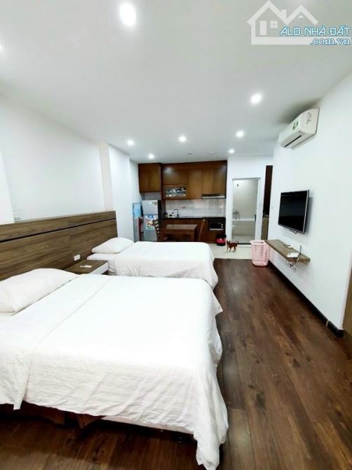 CHỦ CẦN BÁN GẤP TÒA CHDV CẦU GIẤY, 118m 9T, MT8,7m, DOANH THU 3,8 TỶ/ NĂM, GIÁ HƠN 41,8TỶ. - 3
