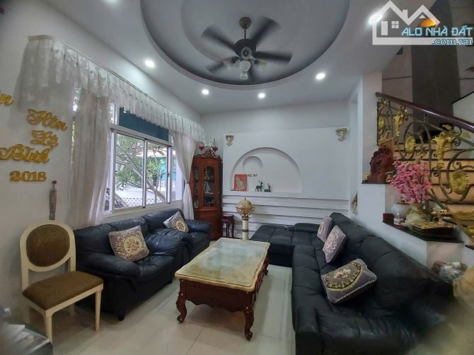 Cần bán Biệt thự B2-102 Nam Thông 1B, P Tân Phú, Quận 7 - 3