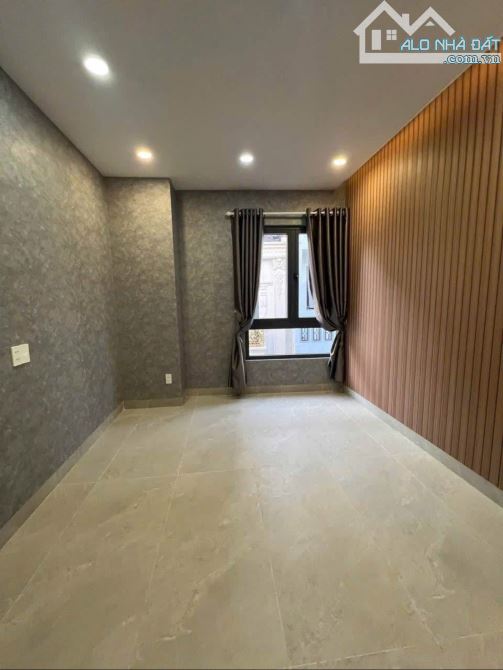 Nhà chính chủ đường Nguyễn Bỉnh Khiêm, Quận 1. Giá 4Tỷ520/ 5x13,7m-(68,5m2) 2Lầu, ST, 3PN - 3