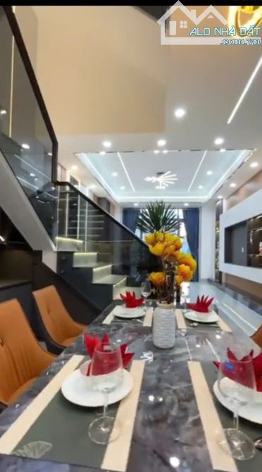 BÁN NHÀ 1 TRỆT 2 LẦU  - HỒ VĂN  CỐNG - THỦ DẦU MÔT - 3
