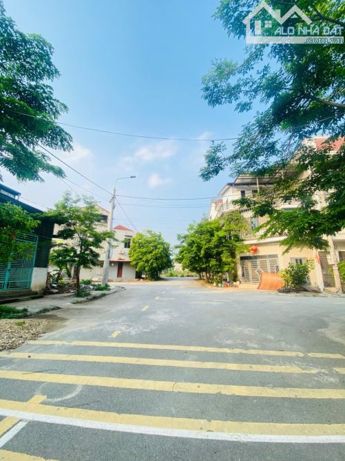 Bán A15 nhà máy gạch Hợp Thịnh, Hội Hợp, Vĩnh Yên, giá: 2,3x tỷ - 3