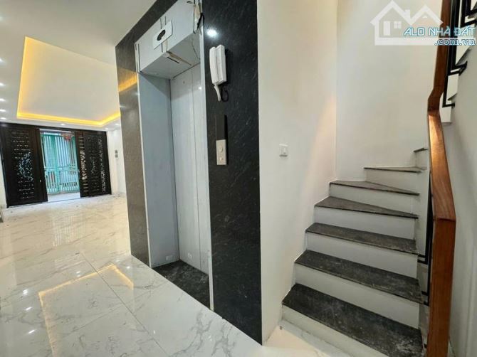 SIÊU PHẨM – Ô TÔ 4 CHỖ ĐỖ CỬA - THANG MÁY - FULL NỘI THẤT - NHÀ 2 MẶT THOÁNG -  DT 40m2 × - 3
