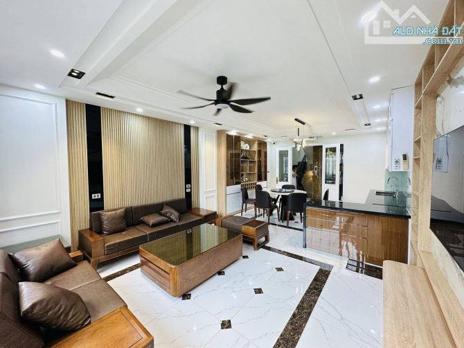 BÁN NHÀ HOÀNG QUỐC VIỆT - PHÂN LÔ Ô TÔ TRÁNH - THANG MÁY - TẶNG NỘI THẤT 52 M 6T 25.5TỶ - 3