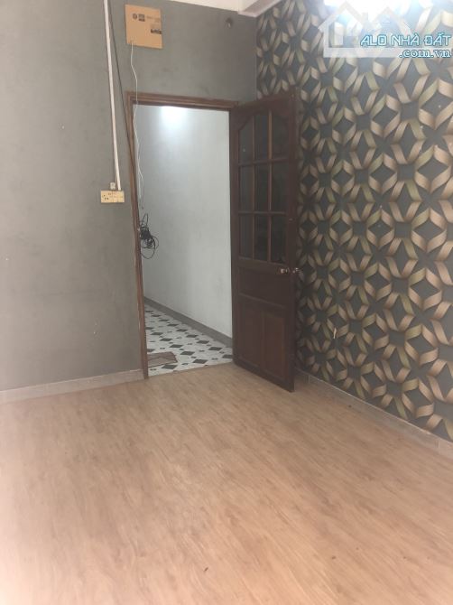 Nhà Hẻm xe hơi Ngô Quyền, 3 tầng, 4 phòng 3wc 16tr - 3