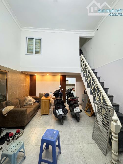 Nhà đẹp Nguyễn Chính gần ôtô, thông, sđcc 30m2 giá 4.3 tỷ - 3