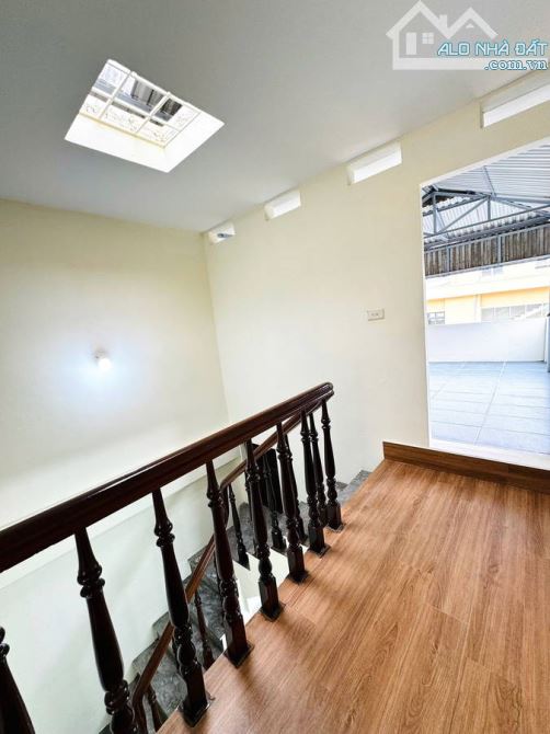 BÁN NHÀ NGỌC THUỴ - Ô TÔ- KINH DOANH - HÀNG HIẾM -  DT39M-4T-Giá 8.8T - 3