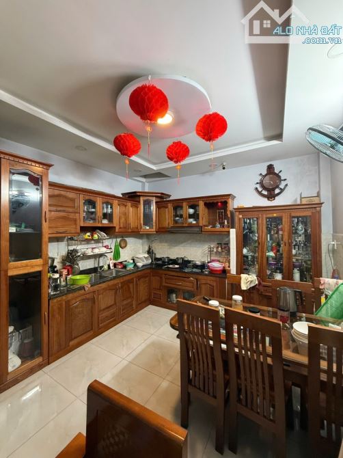 Bán nhà Đường Lạc Long Quân, Phường 6, Tân Bình , giá 6,9 tỷ- 46m2 - 3 lầu - 3