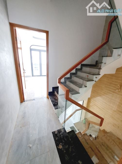 Bán nhà quận Bình Tân - Siêu vip mới xây 5 tầng đẹp hơn ngọc trinh - Đầu tư bao sinh lời - 3