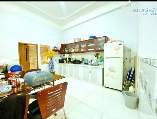 BÁN GẤP NHÀ 3 TẦNG 60M2, KHU PHÂN LÔ VIP TRƯỜNG CHINH, TÂN PHÚ. 9 TỈ - 3