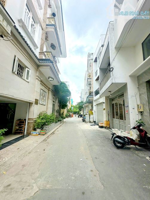 BIỆT THỰ ĐƯỜNG SỐ 11,GÓC 2 MẶT TIỀN ĐƯỜNG NỘI BỘ QUẬN BÌNH TÂN  CHỈ 13.7 Tỷ.  MSS:1602984 - 3