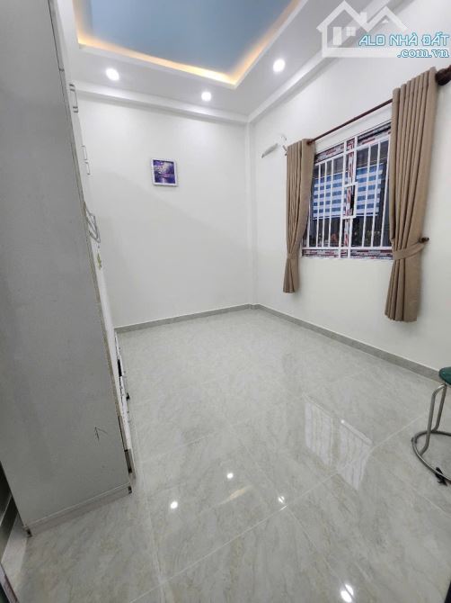 quận 8,gần lương văn can ,hẻm xe hơi , 3 tầng ,nhỉnh 4,x tỷ - 3