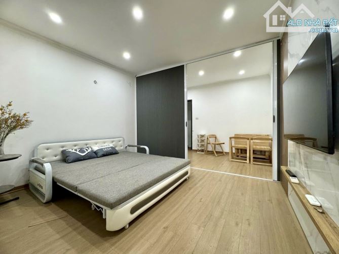 TẬP THỂ PHƯƠNG MAI - ĐỐNG ĐA - 70M2 - 2 NGỦ - VIEW PHỐ - FULL NỘI THẤT - CHỈ 2.85 TỶ - 3
