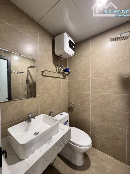 BÁN TÒA CHUNG CƯ MINI CAO CẤP 6 TẦNG 12P KK TẠI ĐƯỜNG CẦU GIẤY. GIÁ 11,29 TỶ. DT 66TR/TH - 3