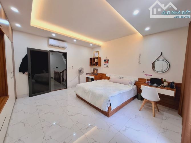 nhà dân xây, vài bước ô tô tránh, ngõ thông diện tích 63m, 3tầng, MT4.5, giá 8,5 tỷ - 3