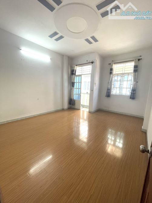 NHÀ ĐẸP QUANG TRUNG GV - GẦN NGÃ 4 VỚI PHẠM VĂN CHIÊU - 2 MẶT HẺM TRƯỚC SAU - 40M² - 3 TẦN - 3