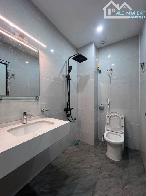 Bán nhà Lai Xá vị trí cực đẹp 5 tầng nhỉnh 5 tỷ - 3