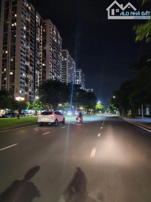 KIÊN THÀNH TRÂU QUỲ GIA LÂM 6.8TỶ - 3