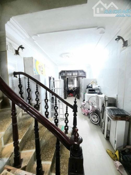 Bán nhà Tân Mai - Hoàng Mai. DT 50m x 4 tầng, ô tô vào nhà, thông thoáng, gần phố Tân Mai - 3
